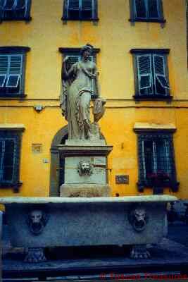 Lucca fountain